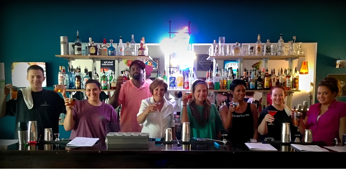 bartending students practicing drinks in Florida