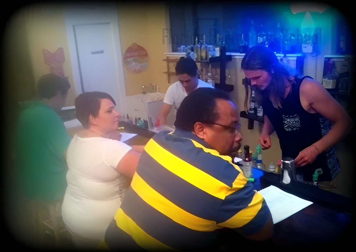 bartending students practicing drinks in Florida